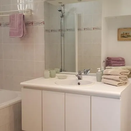 Domaine De Bertrandy Bed & Breakfast